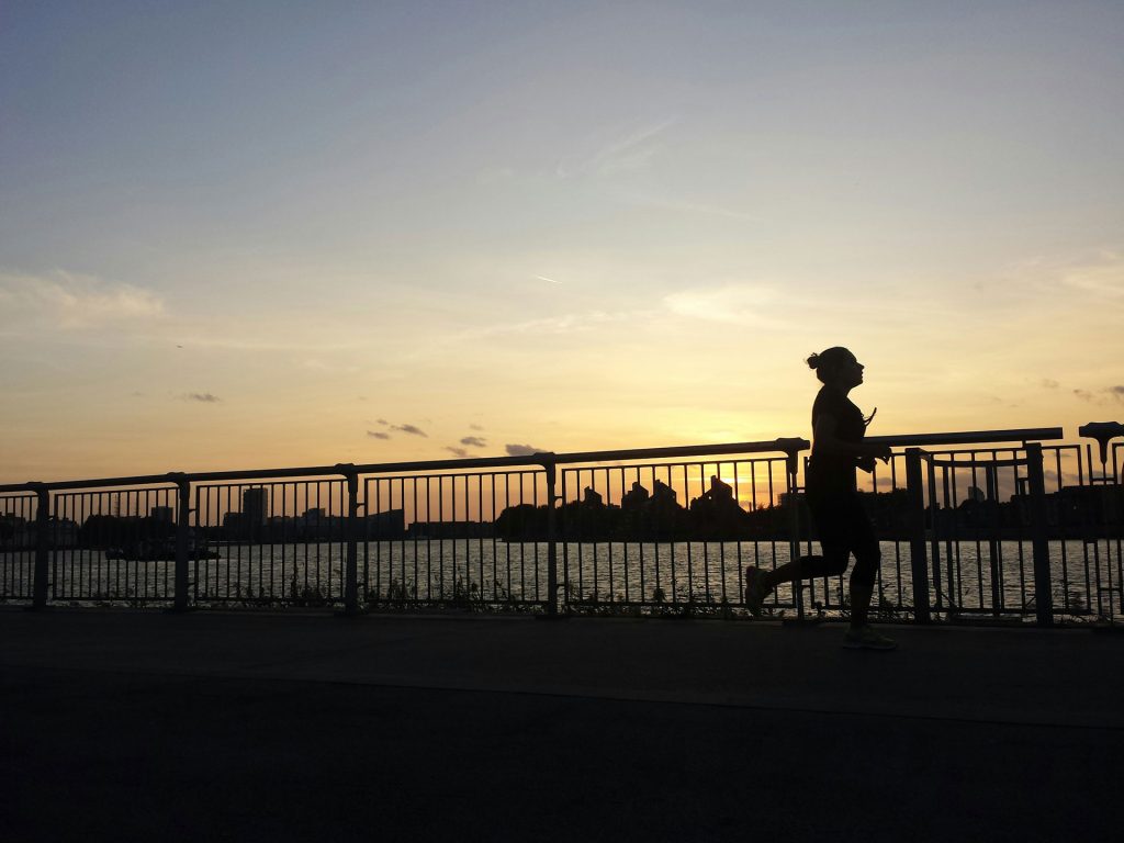 Morning vs Evening Runs: What Science Says About the Best Time to Run